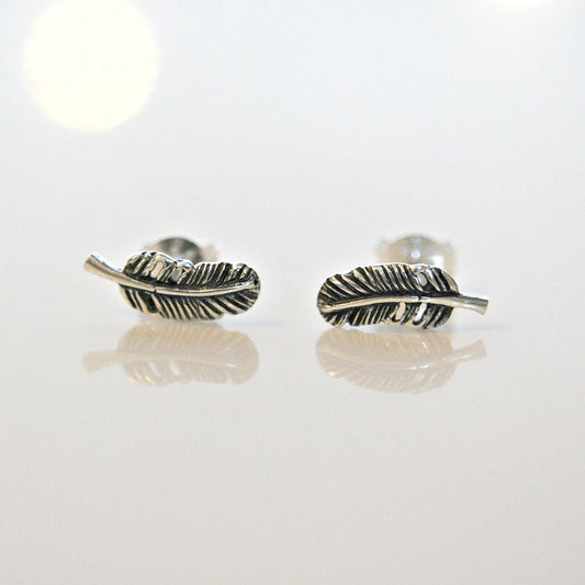 Alison feather stud earrings