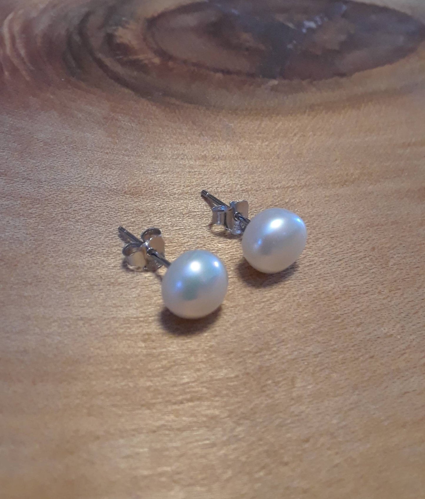 Freshwater pearl stud earrings