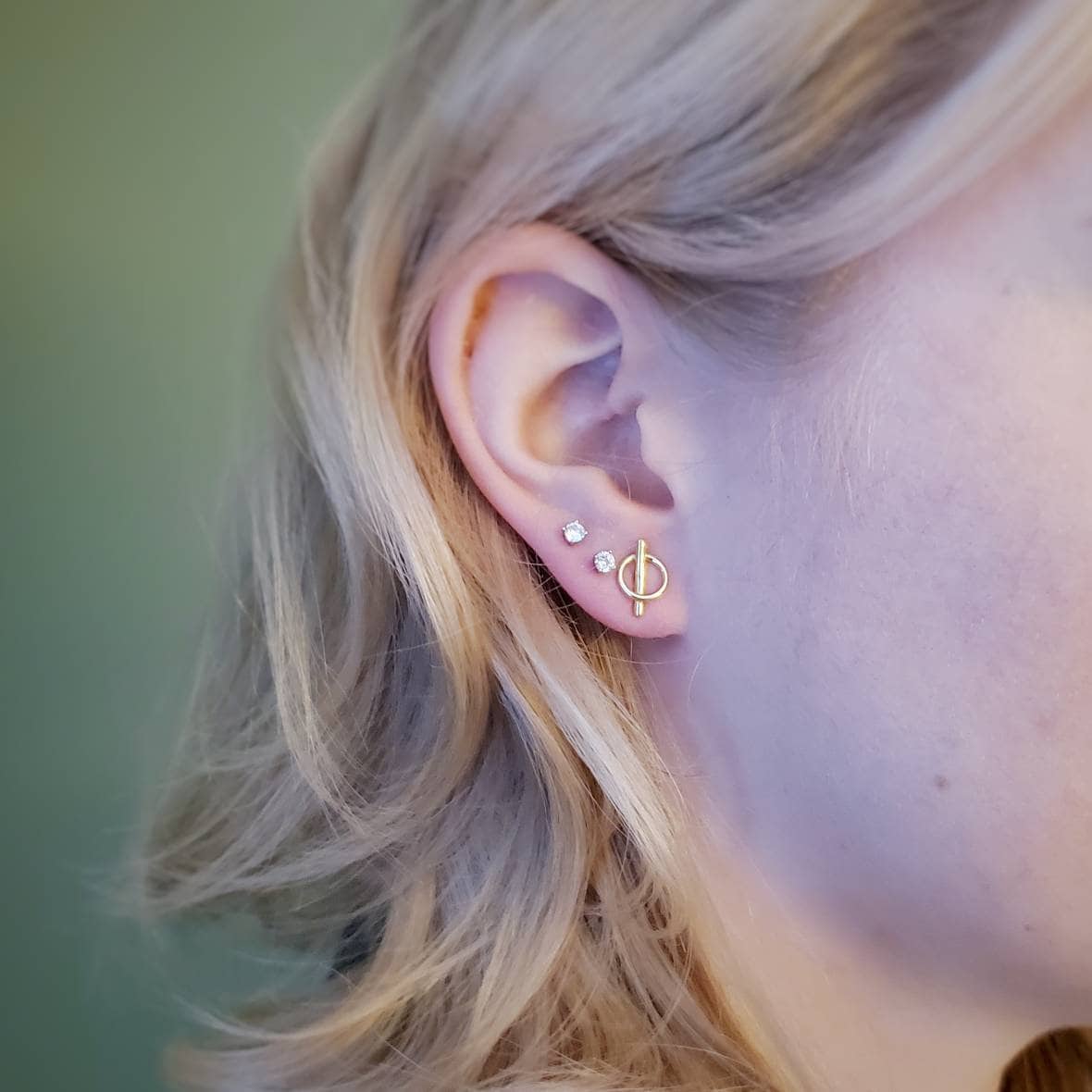 Leslie circle and bar stud earrings