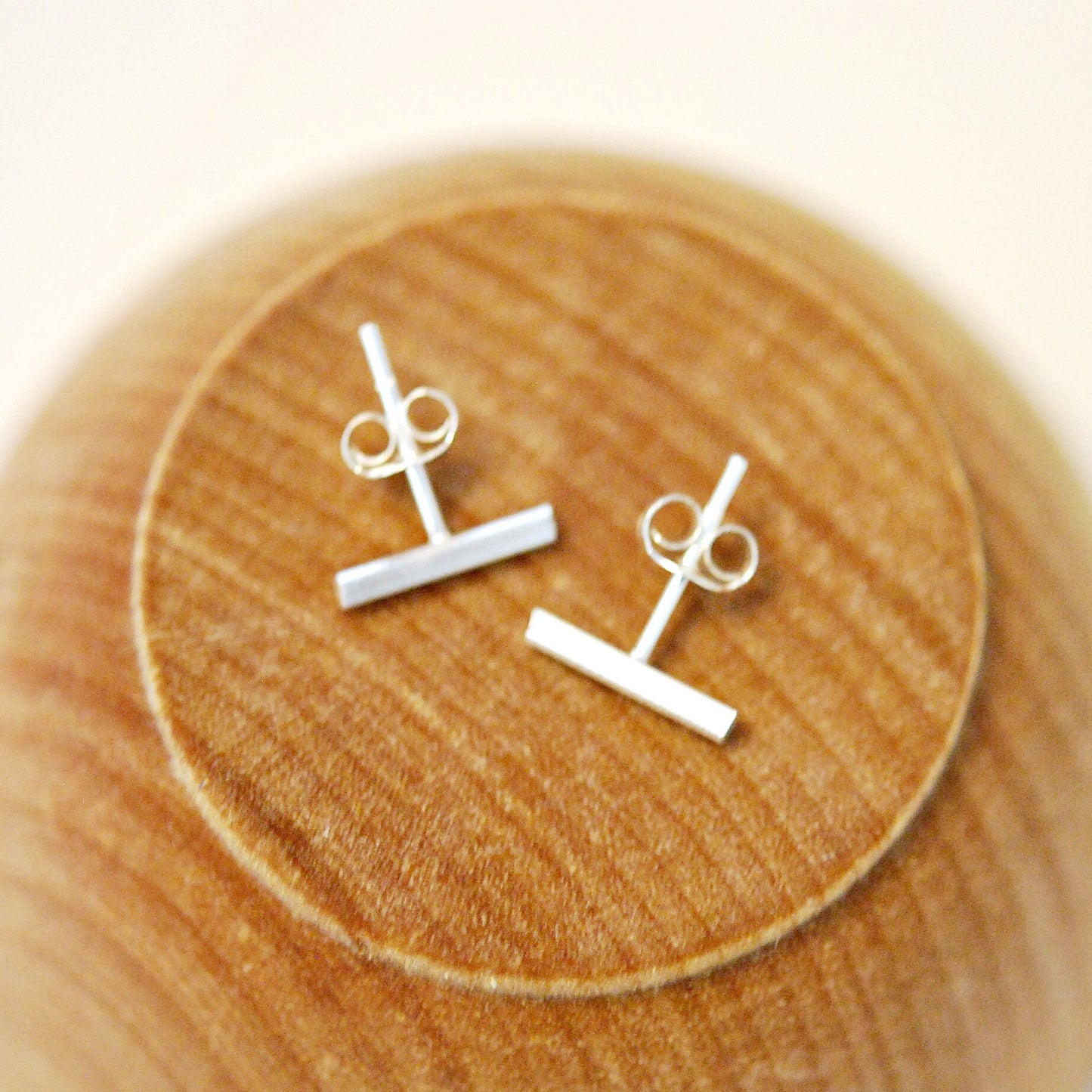 Guylaine bar stud earrings