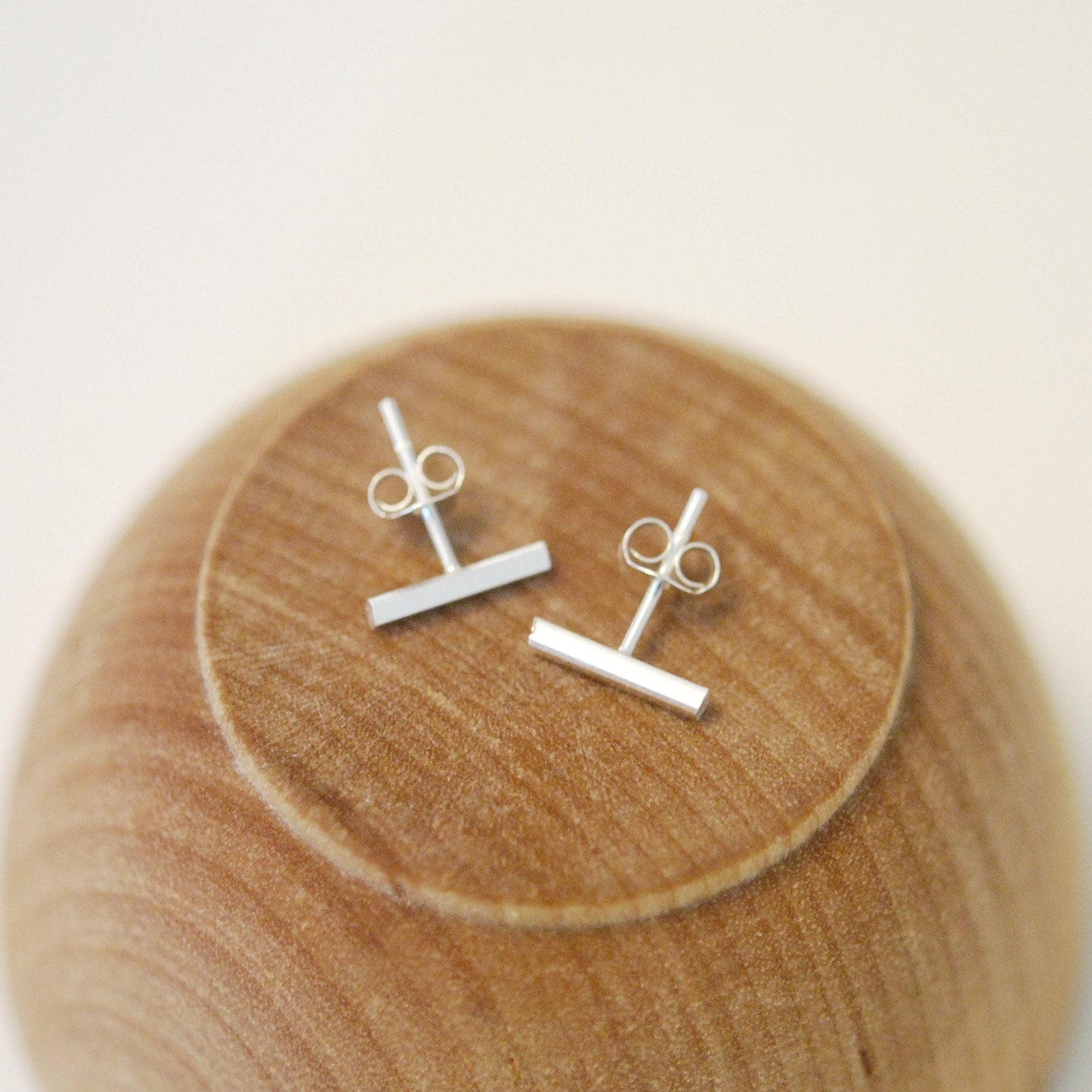 Guylaine bar stud earrings