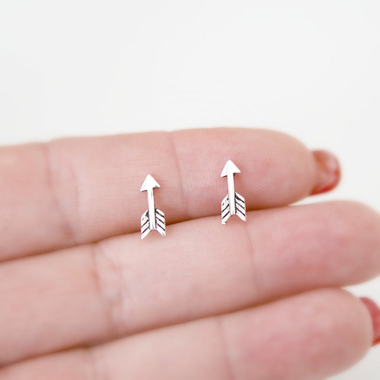 Arrow stud earrings