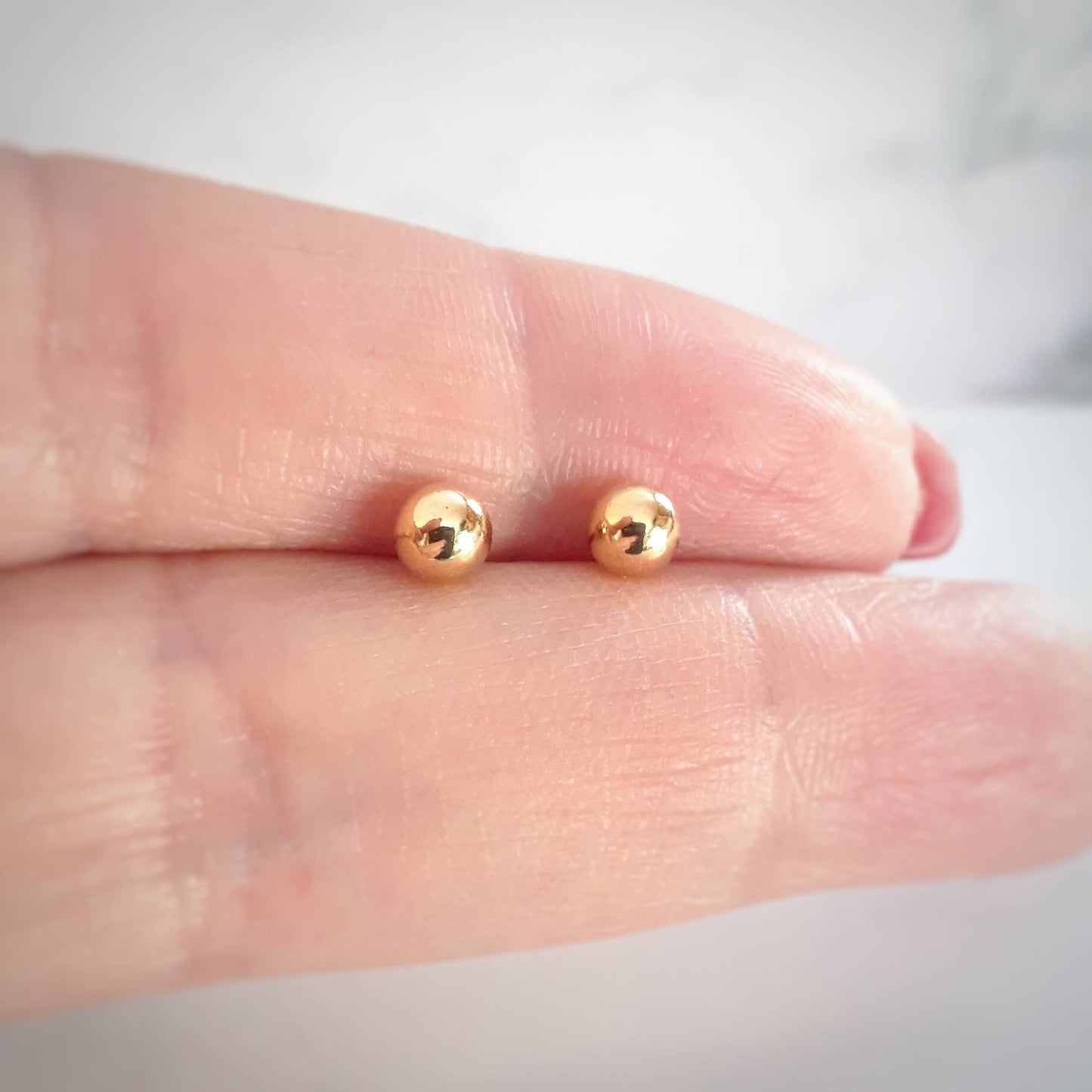 Caroline ball stud earrings - 4mm