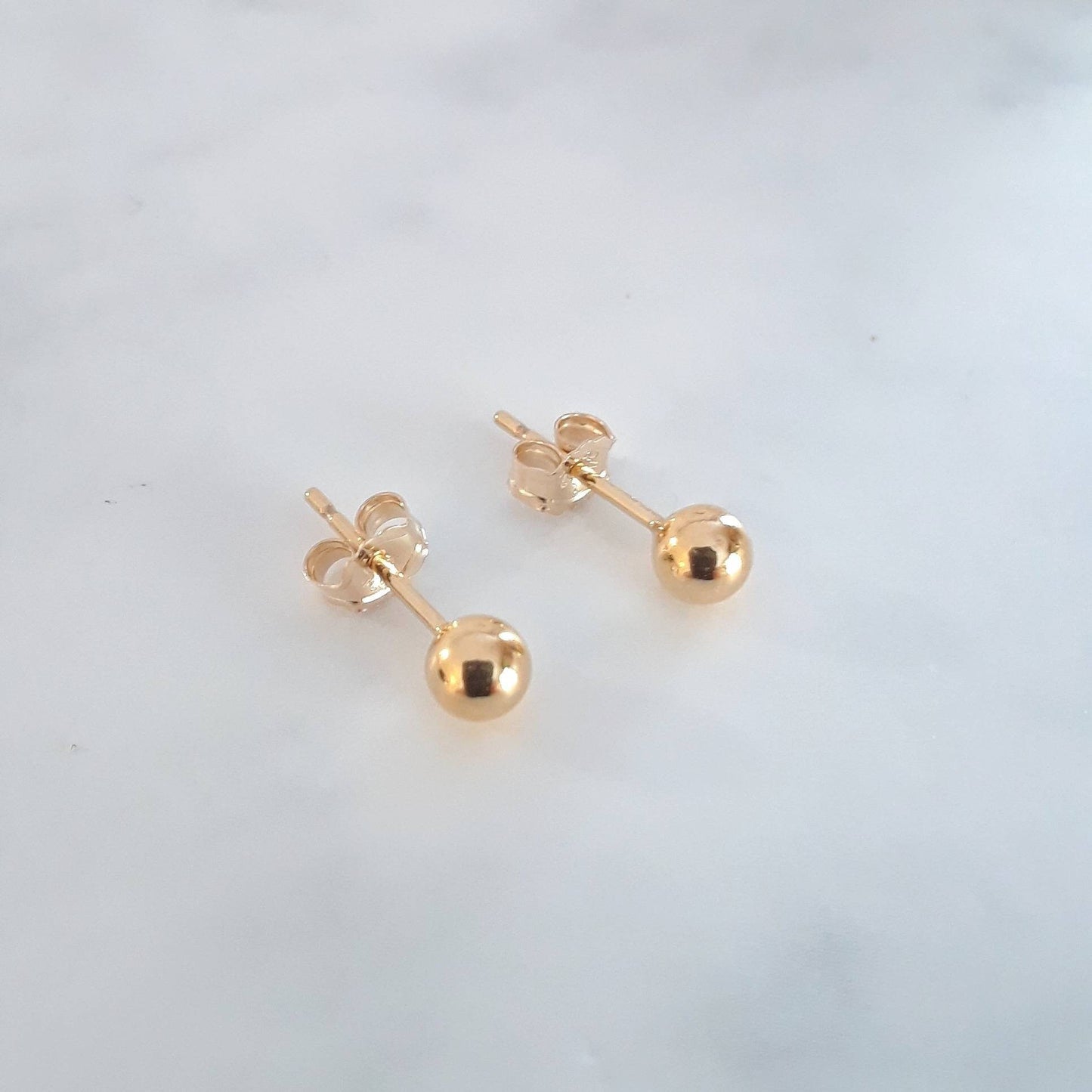 Caroline ball stud earrings - 4mm