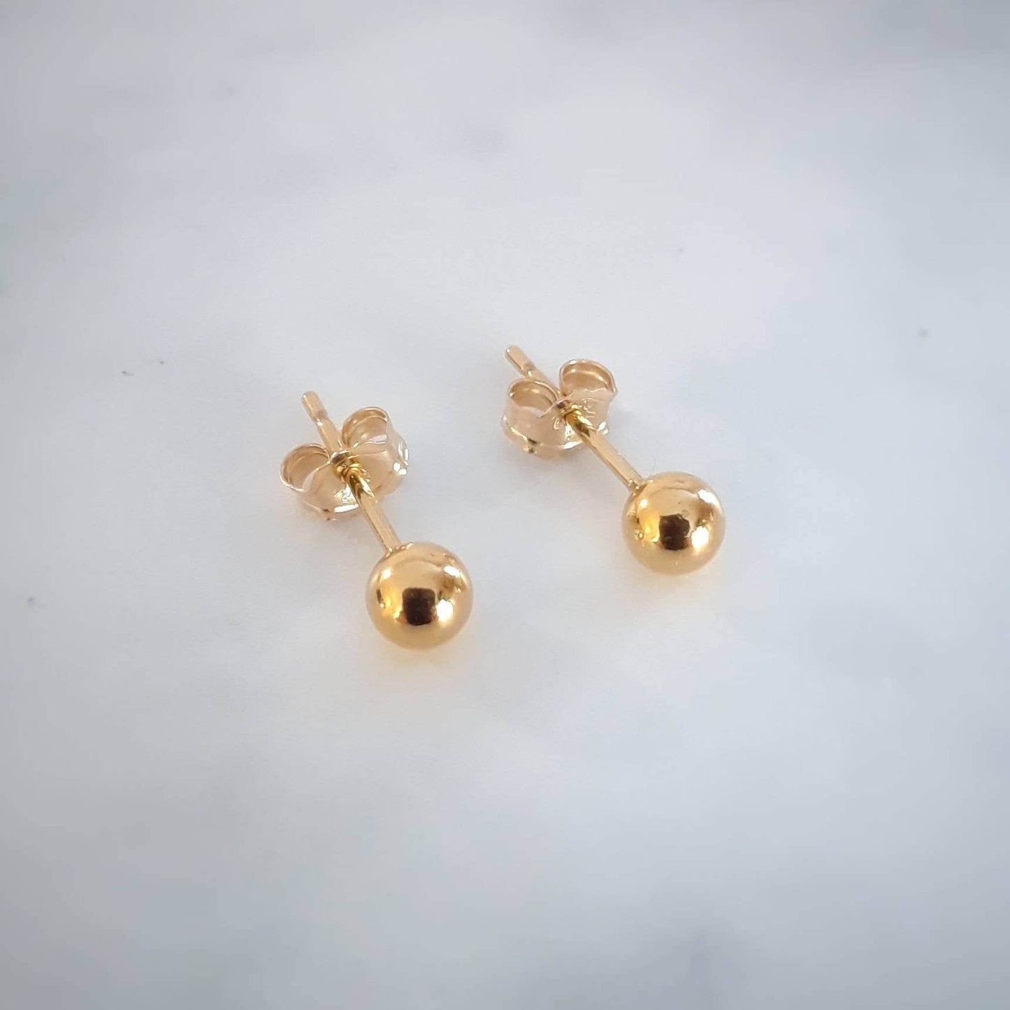 Caroline ball stud earrings - 4mm