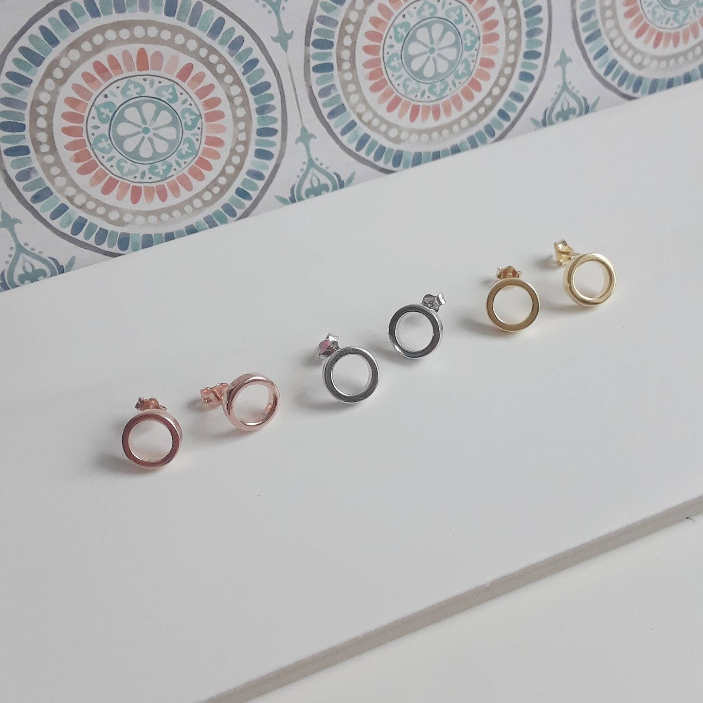 Maria circle stud earrings