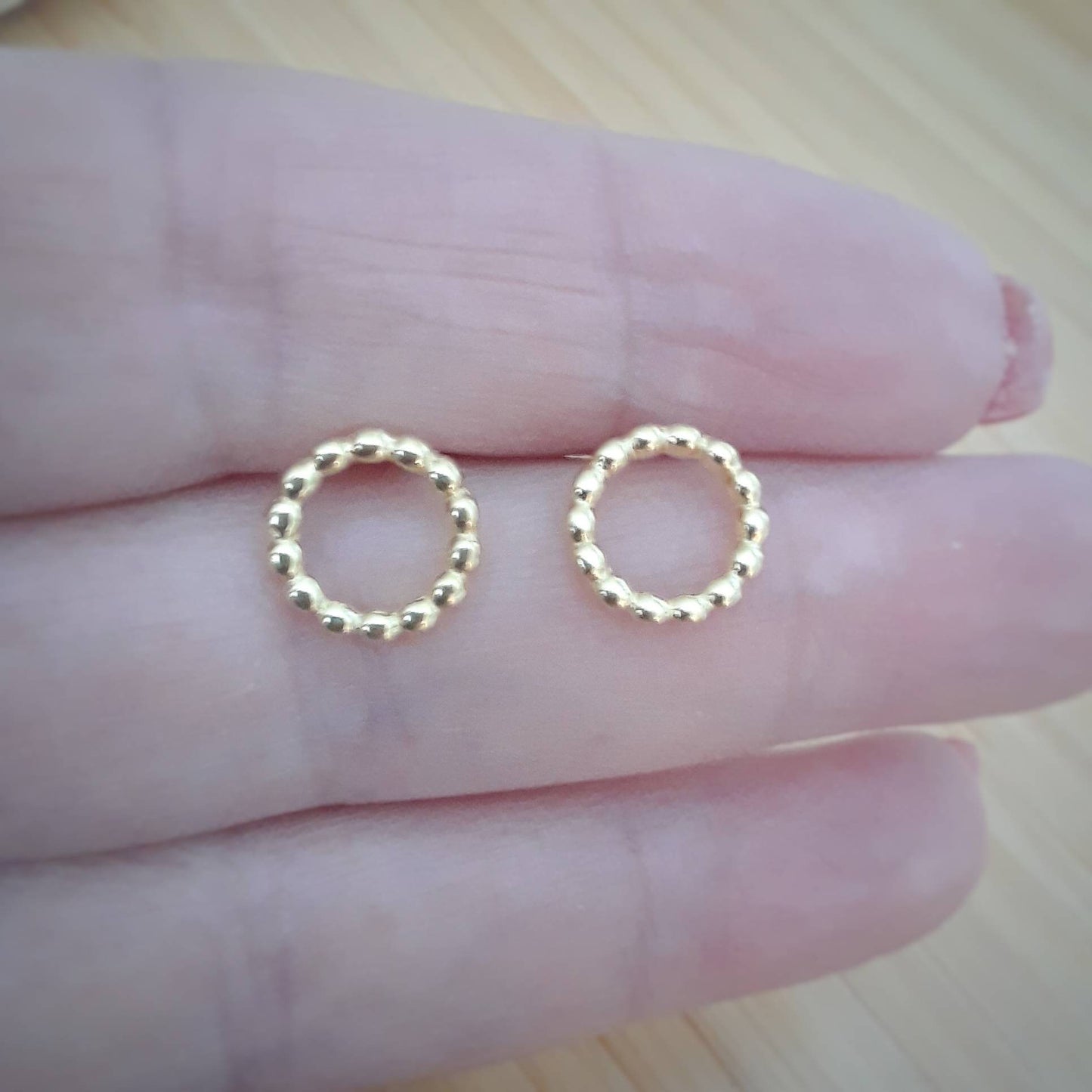 Justine dotted circle stud earrings